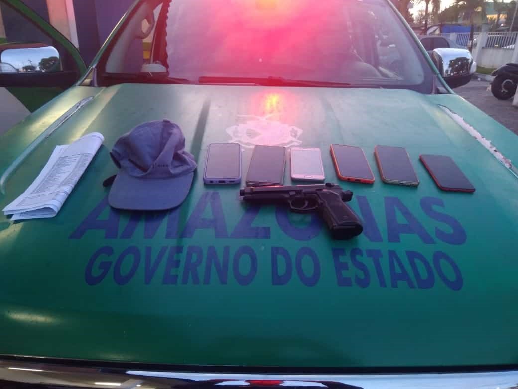 Homem é preso com arma falsa após fazer arrastões em Manaus