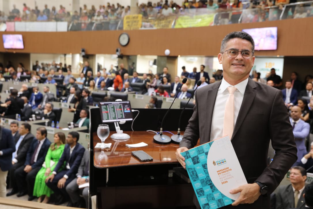 David Almeida abre trabalho legislativo com mensagem governamental na CMM