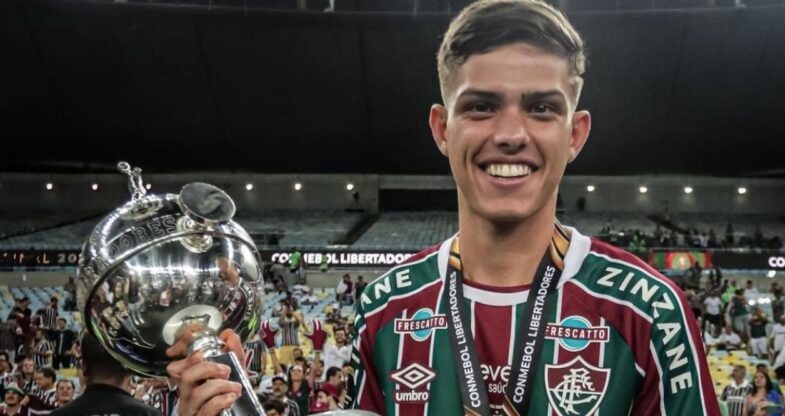 Amazonas FC oficializa contratação do meia Giovanni, ex-Fluminense e Ajax