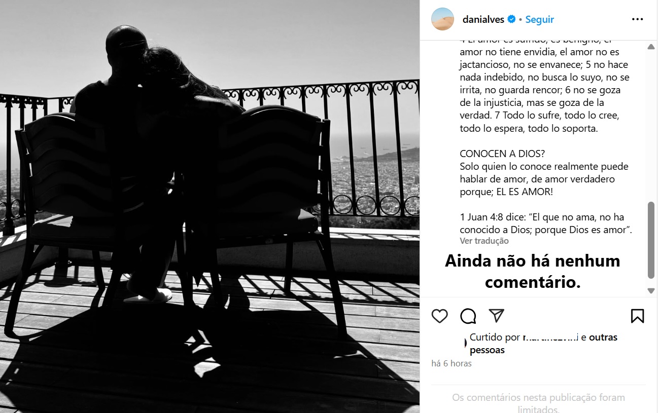 'Mulher virtuosa': Daniel Alves cita a Bíblia em homenagem à esposa 