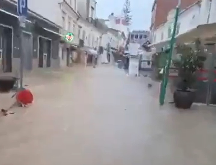 Fenômeno climático que matou 224 pessoas na Espanha agora alaga Portugal