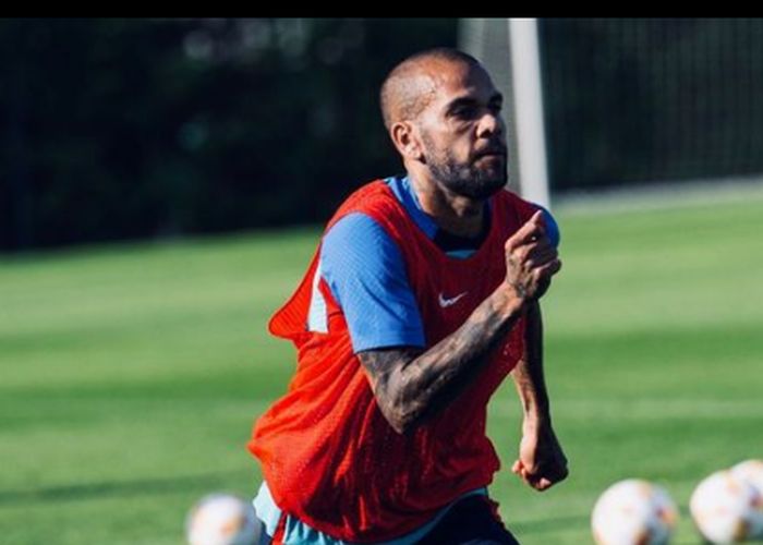 Advogado de Daniel Alves diz por que jogador mudou versões em depoimentos