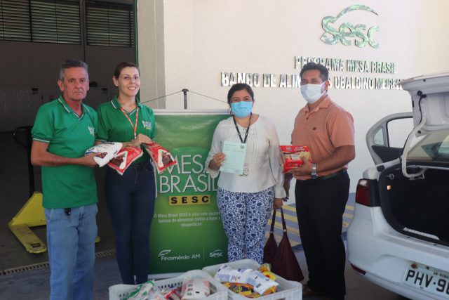 Sete entidades sociais recebem 1,3 tonelada de alimentos do Sesc em Manaus