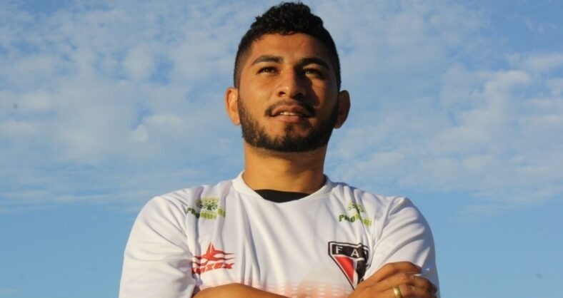 Dos Emirados Árabes, atacante Valdo Bacabal reforça o Nacional no Barezão