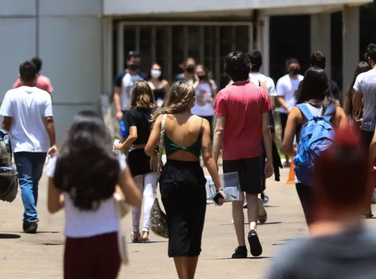 Fies: inscrições para vagas do segundo semestre terminam nesta terça