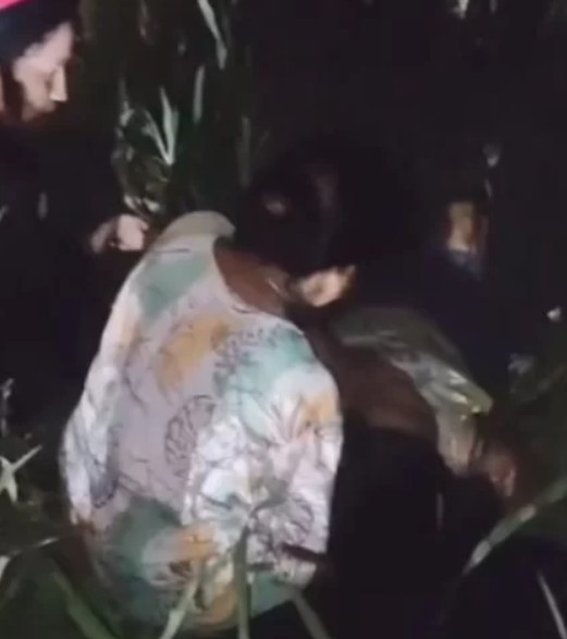 Caminhão invade pista contrária, atinge moto e fere duas mulheres na AM-010