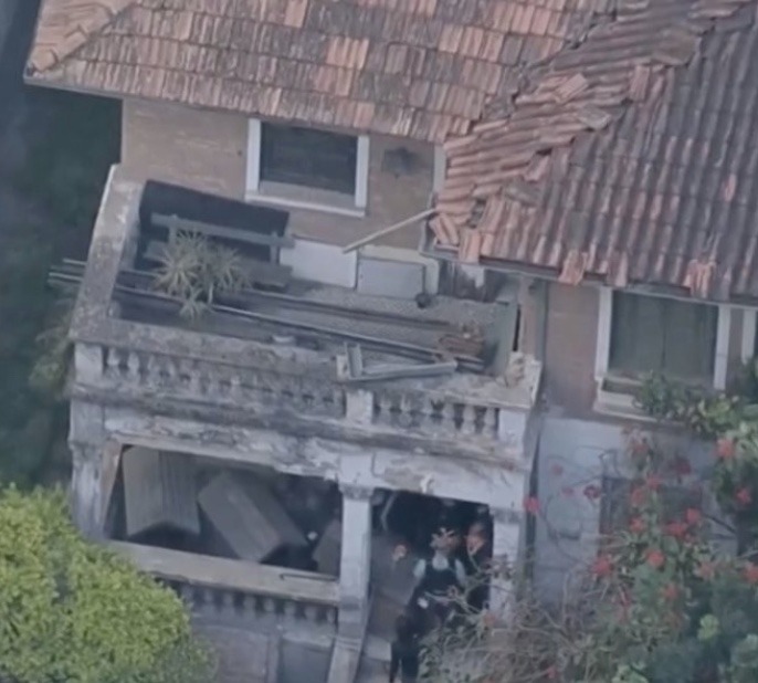 Mulher da casa abandonada é alvo de operação da polícia de São Paulo