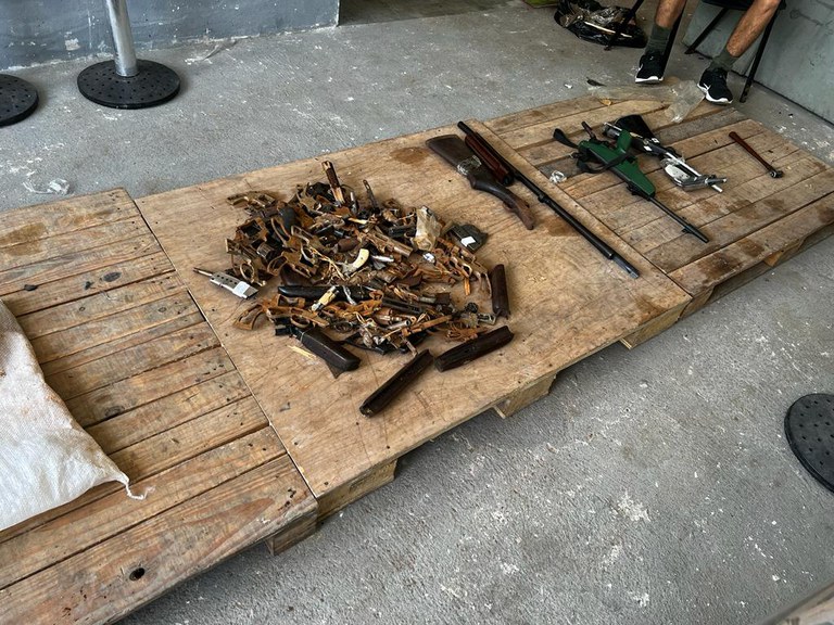 PF destrói mais de 60 armas e 500 munições apreendidas no Amazonas