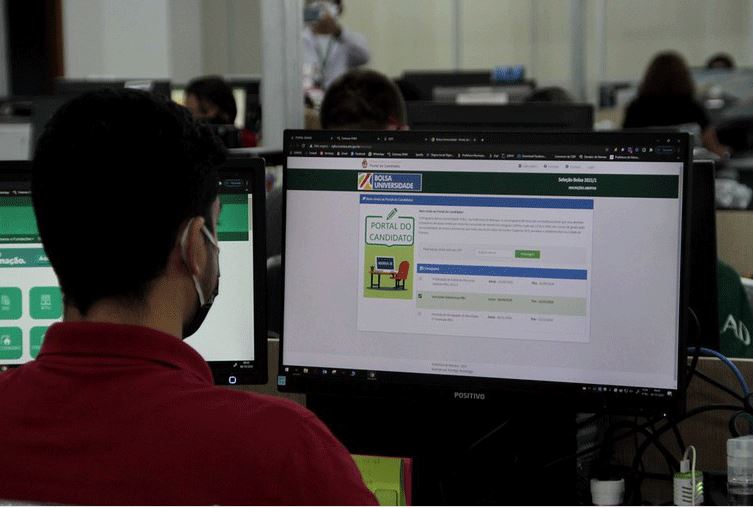 Inscrições do Programa Bolsa Universidade 2022/1 são encerradas