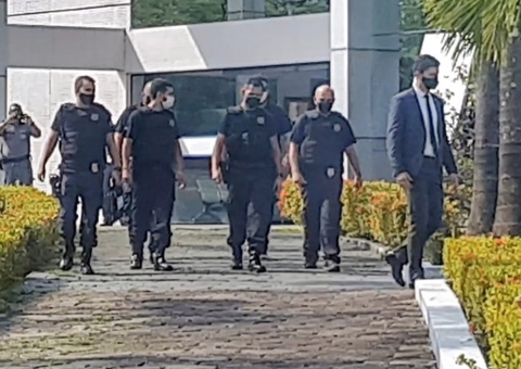 A PF madrugando em Manaus 