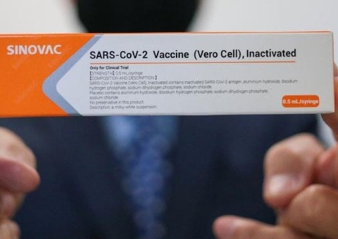 A vacina autorizada e a esperança dos brasileiros