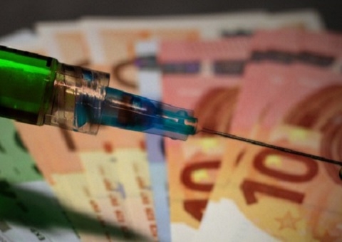 Fura-fila na vacinação contra Covid-19: os maus exemplos