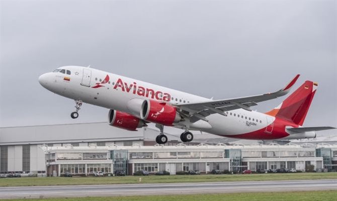 Dois corpos são encontrados em trem de pouso de avião da Avianca