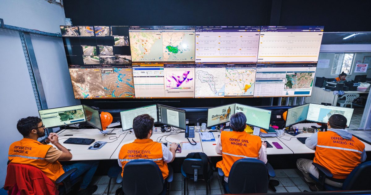 Defesa Civil de Maceió reduz alerta de risco de mina da Braskem