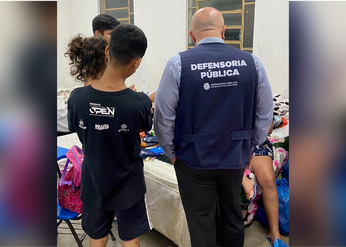 Defensoria auxilia desabrigados após deslizamento em Manaus
