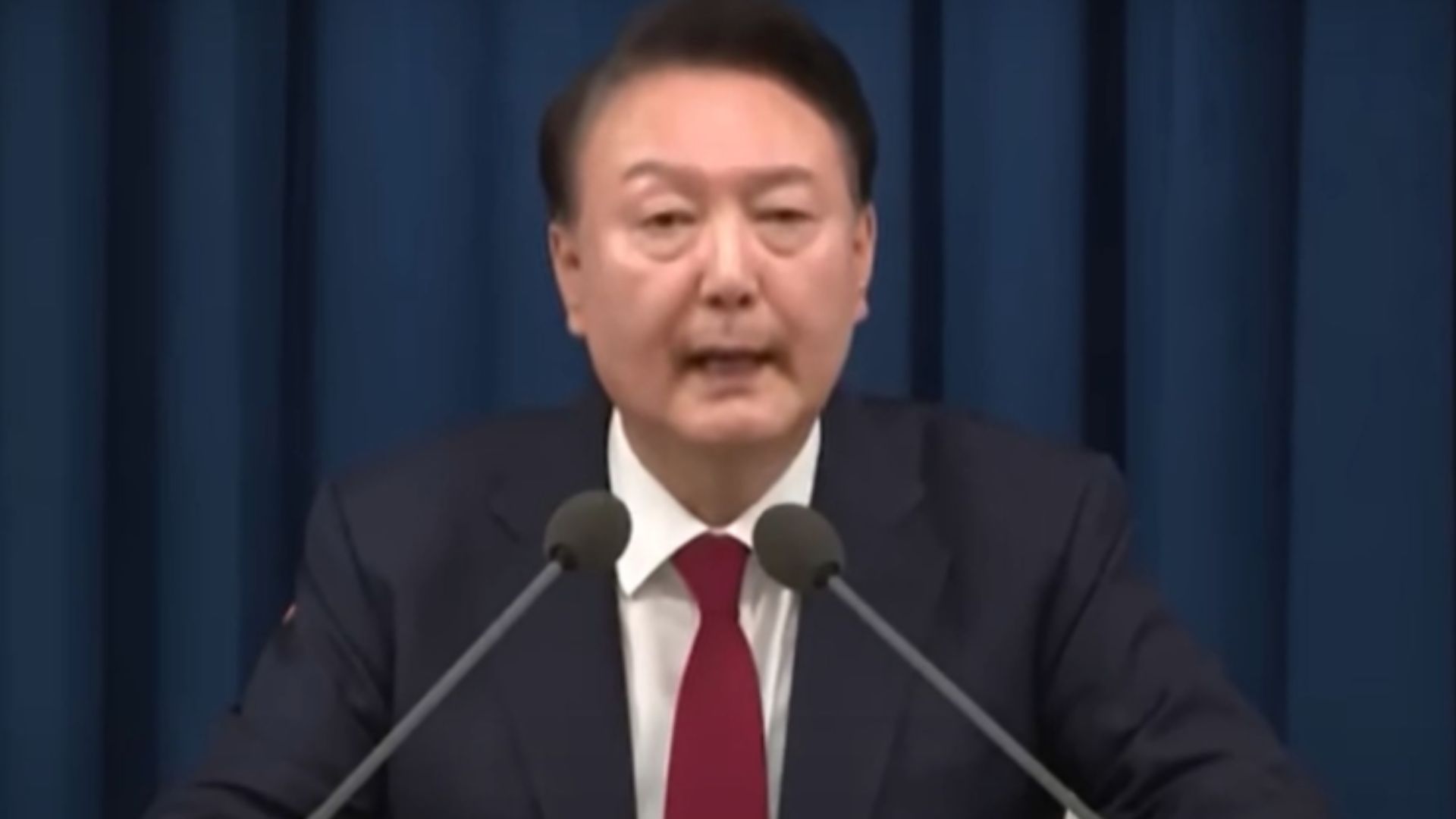 Presidente da Coreia do Sul sofre impeachment após tentativa de autogolpe