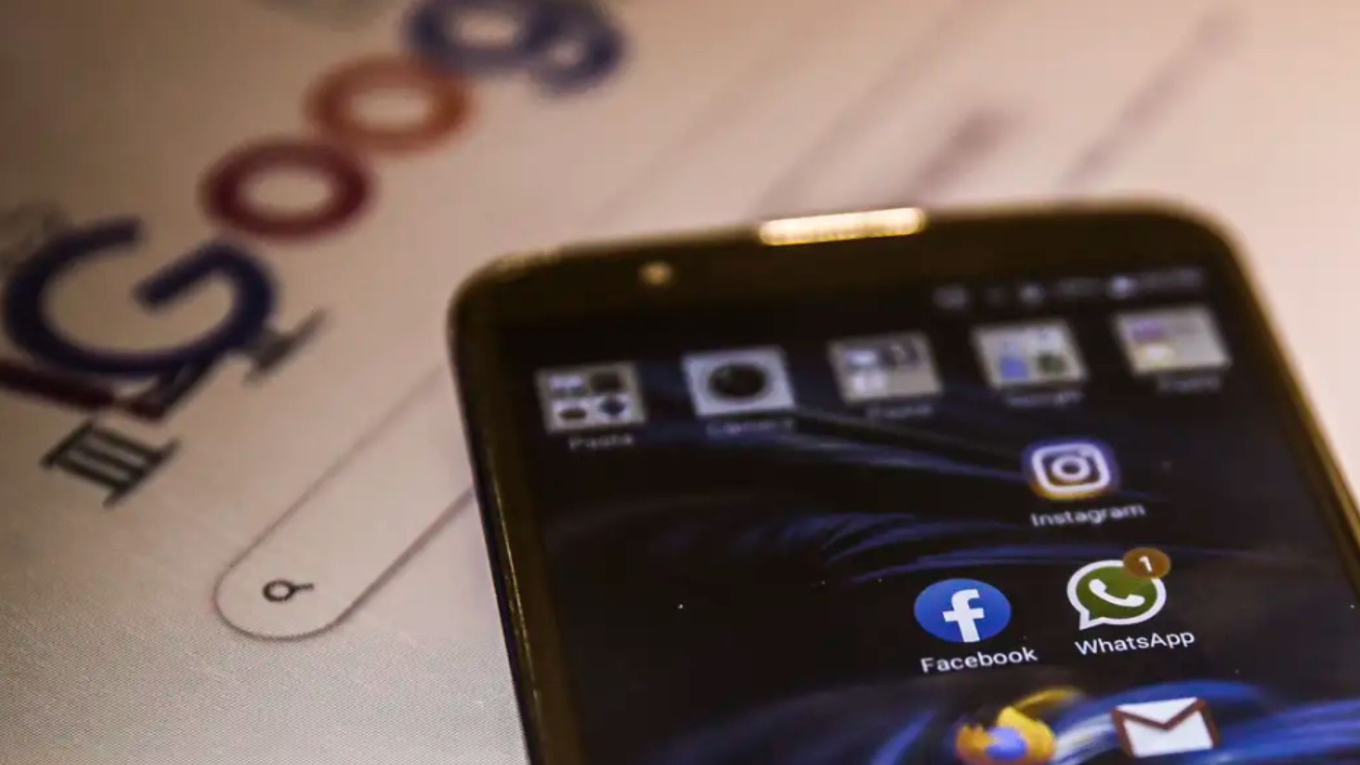 Candidatos registram Instagram, Facebook e até Tinder no TSE, mas maioria não declara rede