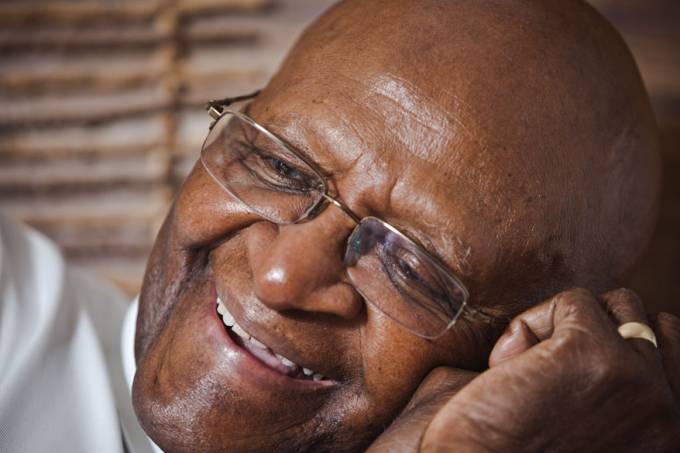 Morre o ganhador do Nobel da Paz Desmond Tutu na África do Sul