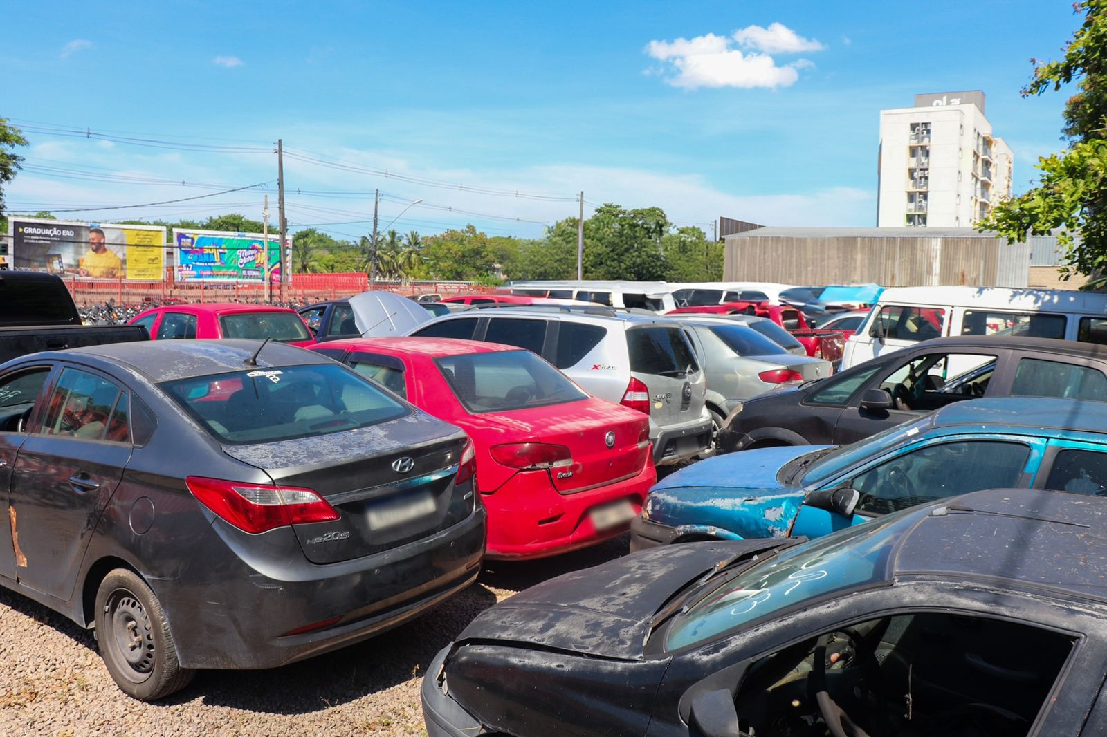 Começa visitação para leilão de carros e motos do Detran-AM