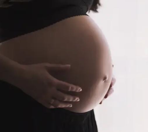 Brasil não registrou mortes de gestantes por covid-19 na última semana