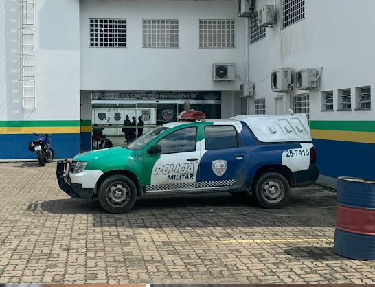 Homem é preso por agredir irmã a socos e chutes na Redenção