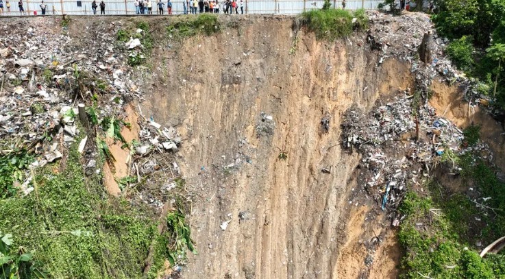 Defesa Civil emite risco de deslizamento de terras em Manaus