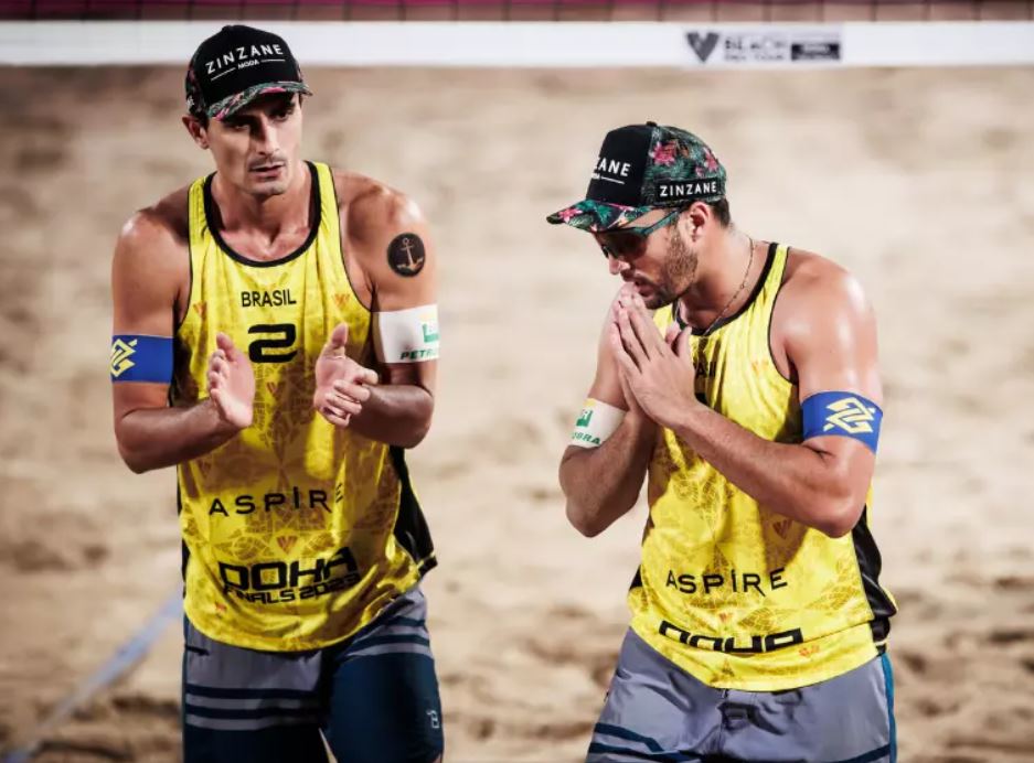 Brasil é atropelado por Cuba no vôlei de praia masculino