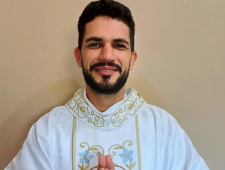 Desaparecido há 2 dias, padre é achado morto em matagal na BR-116