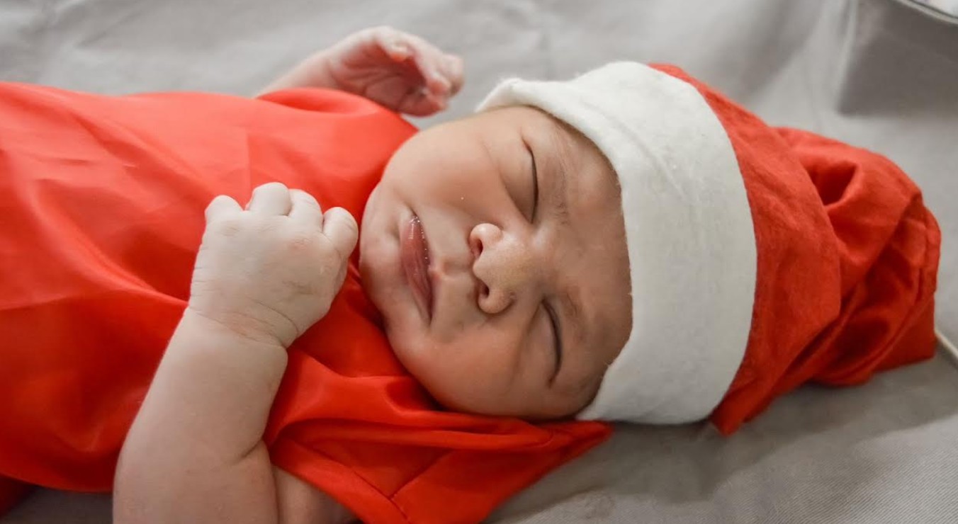 Primeiro bebê do Natal em 2025 nasce em Manaus com mais de 4 kg