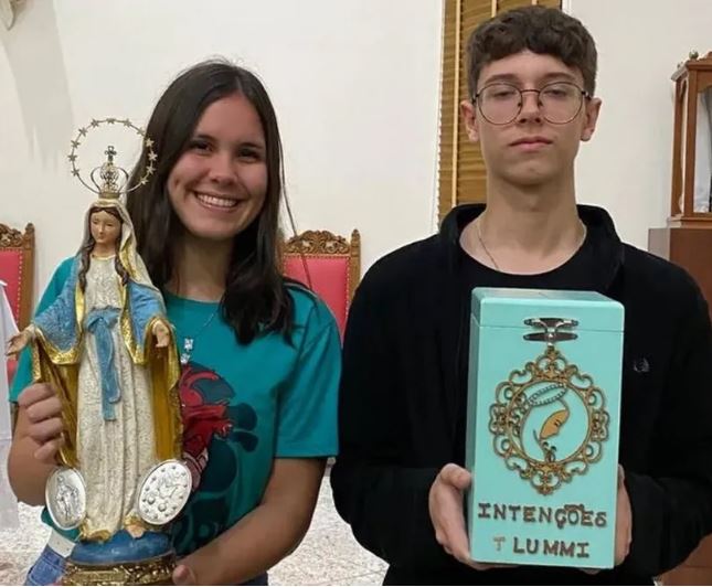 Homem que atacou escola e matou adolescentes é achado morto na cadeia