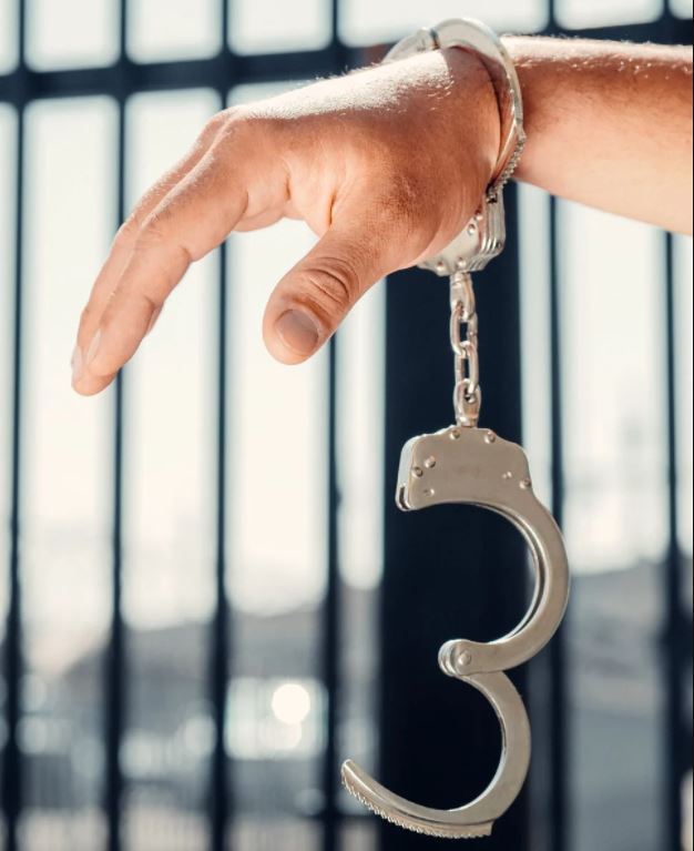 18 são presas e 4 armas são apreendidas em 24 horas no Amazonas