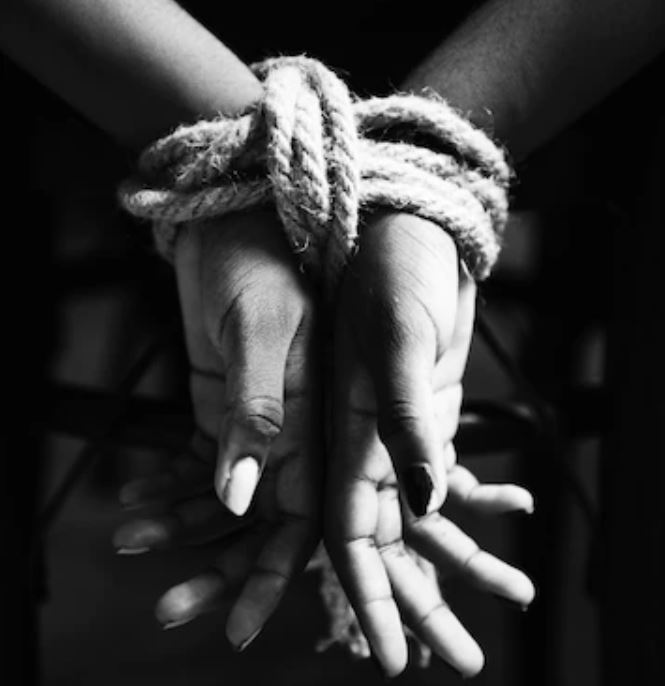 Engenheira e colega caem em armadilha e são sequestrados em Manaus