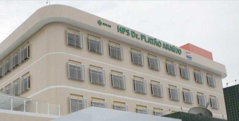 Idoso que sobreviveu à queda de ponte na BR-319 deixa hospital em Manaus