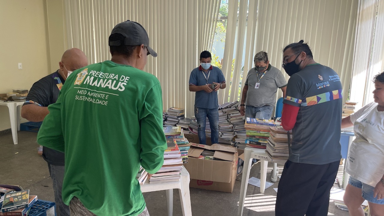 Manaus abre mais dois pontos de coleta de livros usados