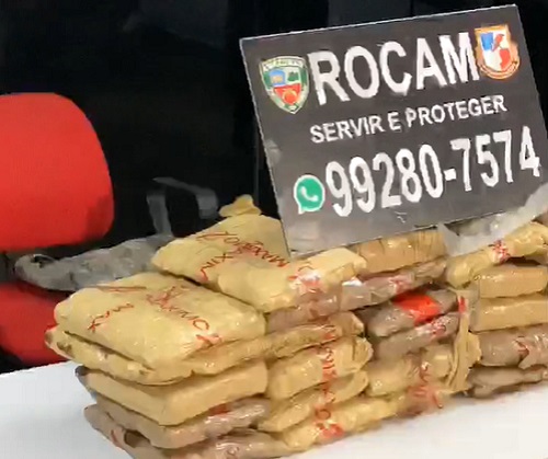 Mulher é presa com 29 tabletes de maconha escondidas em casa em Manaus
