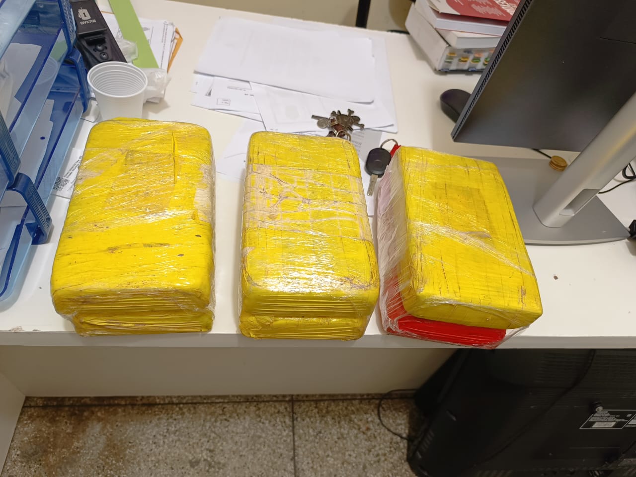 Polícia apreende droga avaliada em R$ 300 mil em lancha no porto de Uarini
