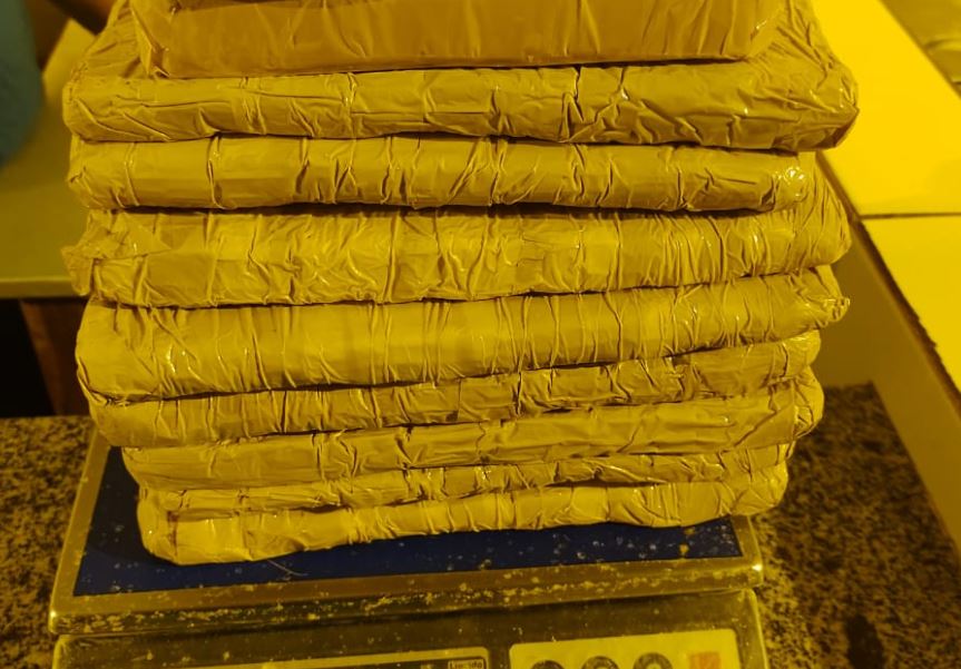 Jovens são presos com armas e drogas em festa clandestina no Amazonas