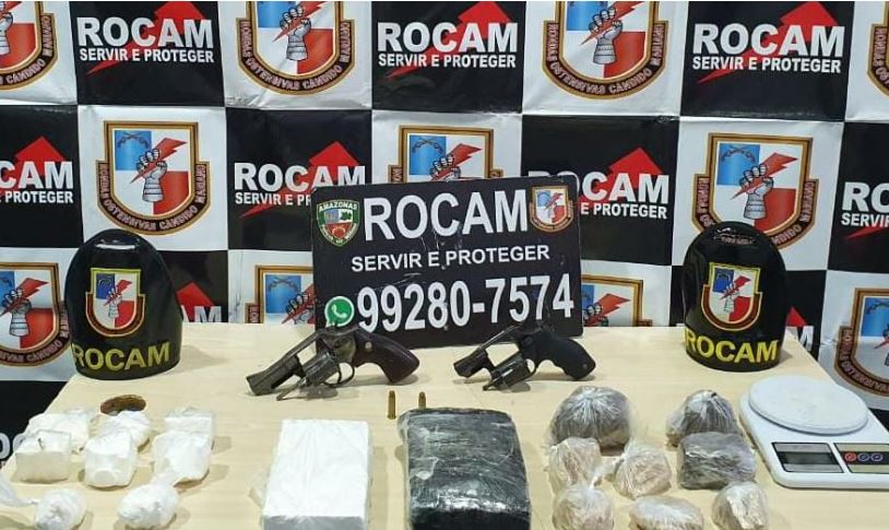Dupla é presa com drogas e armas dentro de kitnet em Manaus