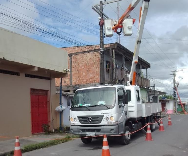 Bairros e ramais ficam sem energia em Manaus nesta terça-feira
