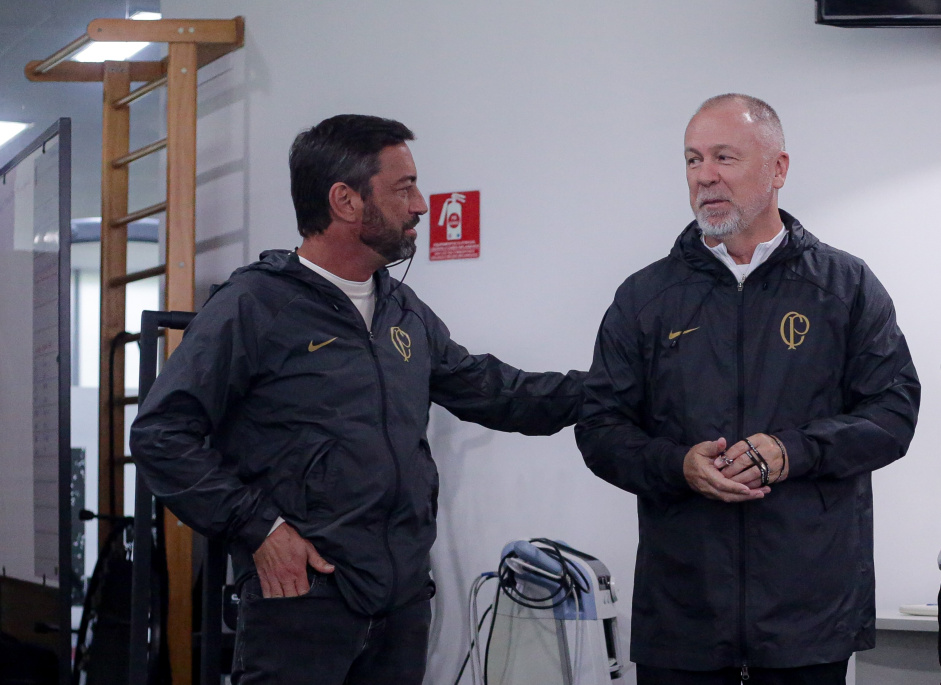Mano e Duilio fazem pacto no Corinthians para focar em permanência na Série A