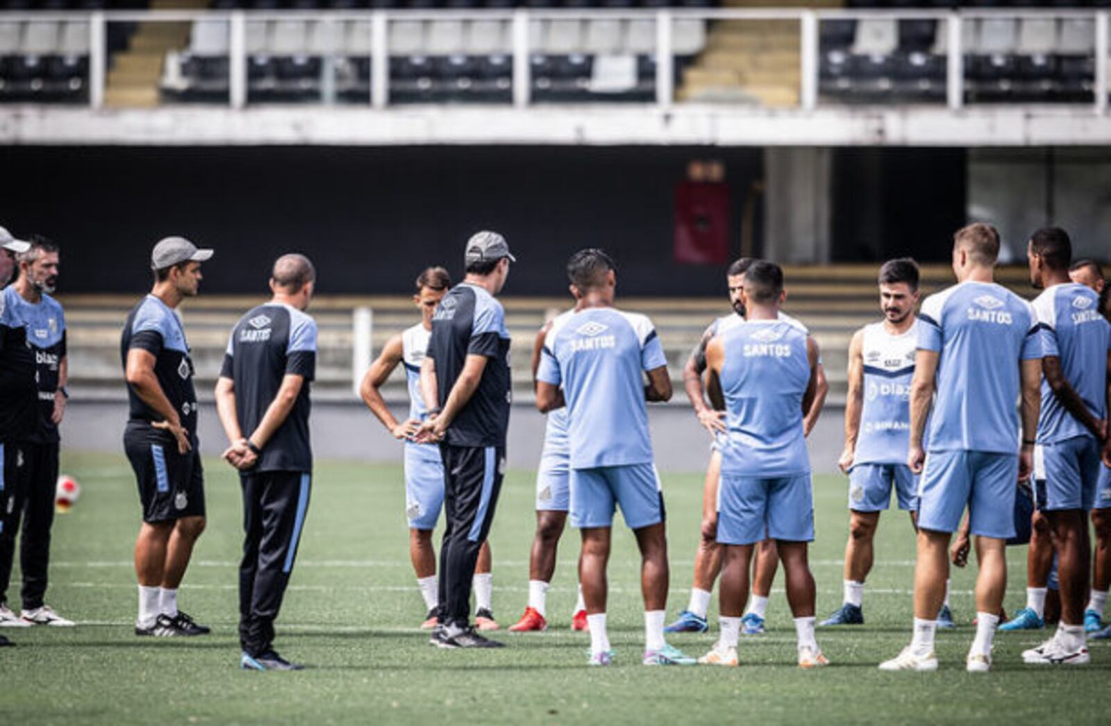 Santos se reapresenta com 27 jogadores; veja elenco