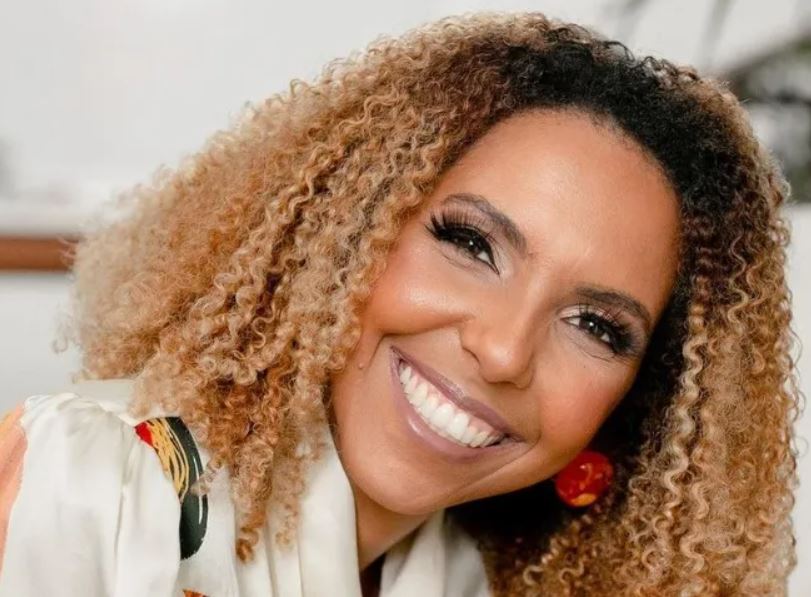 Ex-repórter da Globo é baleada em tentativa de assalto ao sair da Sapucaí