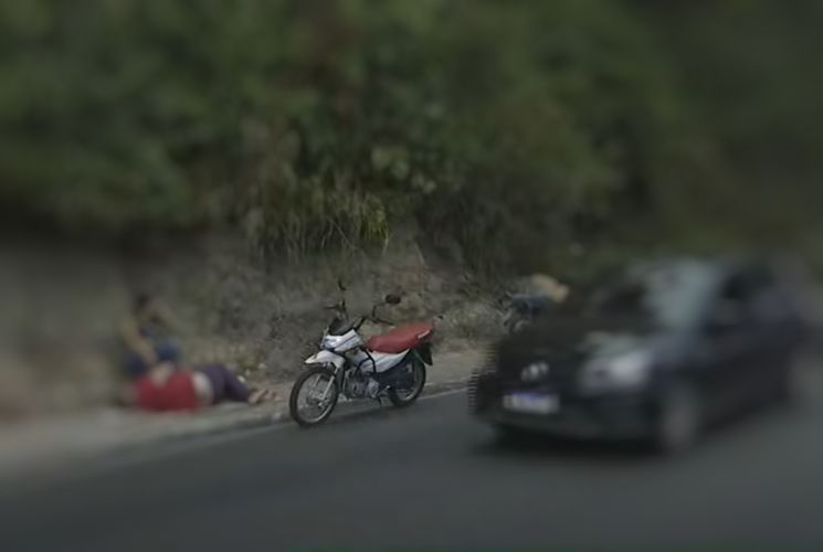 Homem fica ferido ao cair de moto durante acidente na av. Rodrigo Otávio