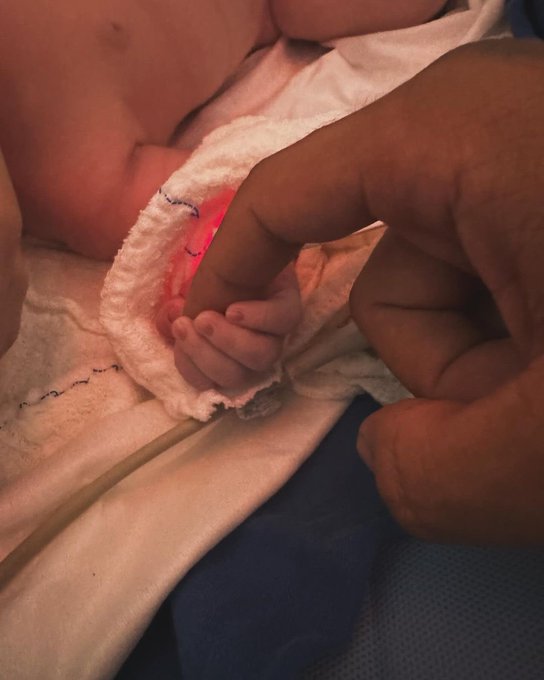 Dynho Alves posta primeira foto da filha Serena