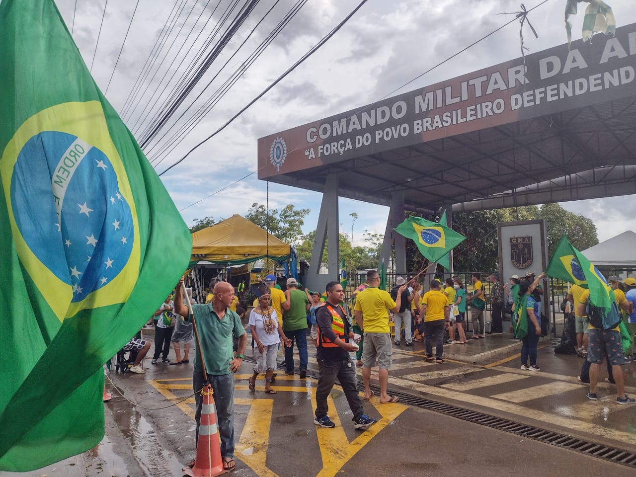 Advogados ligados a Lula vão à Justiça para obrigar Múcio a acabar com atos em quartéis