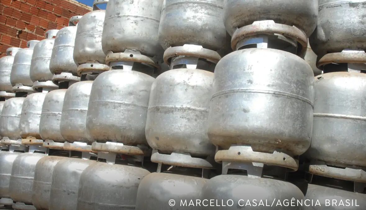 Câmara aprova "Auxílio Gás do Povo" com entrega direta de botijões