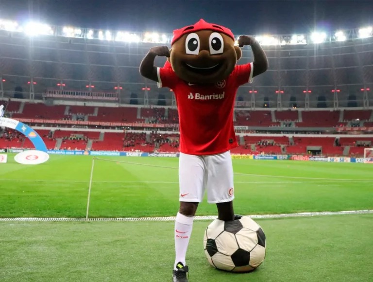 Mascote do Inter é alvo de nova denúncia de importunação sexual