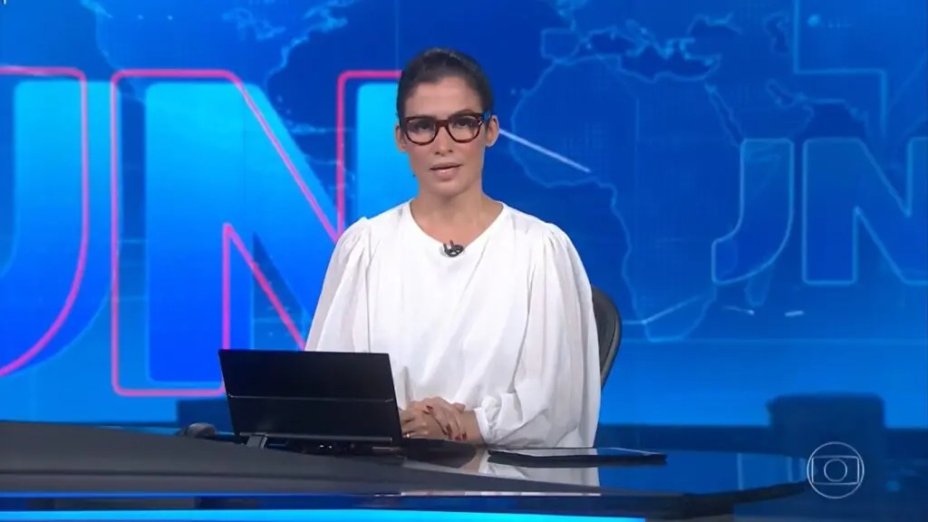 Globo afasta Renata Vasconcellos do Jornal Nacional após suspeita de Covid