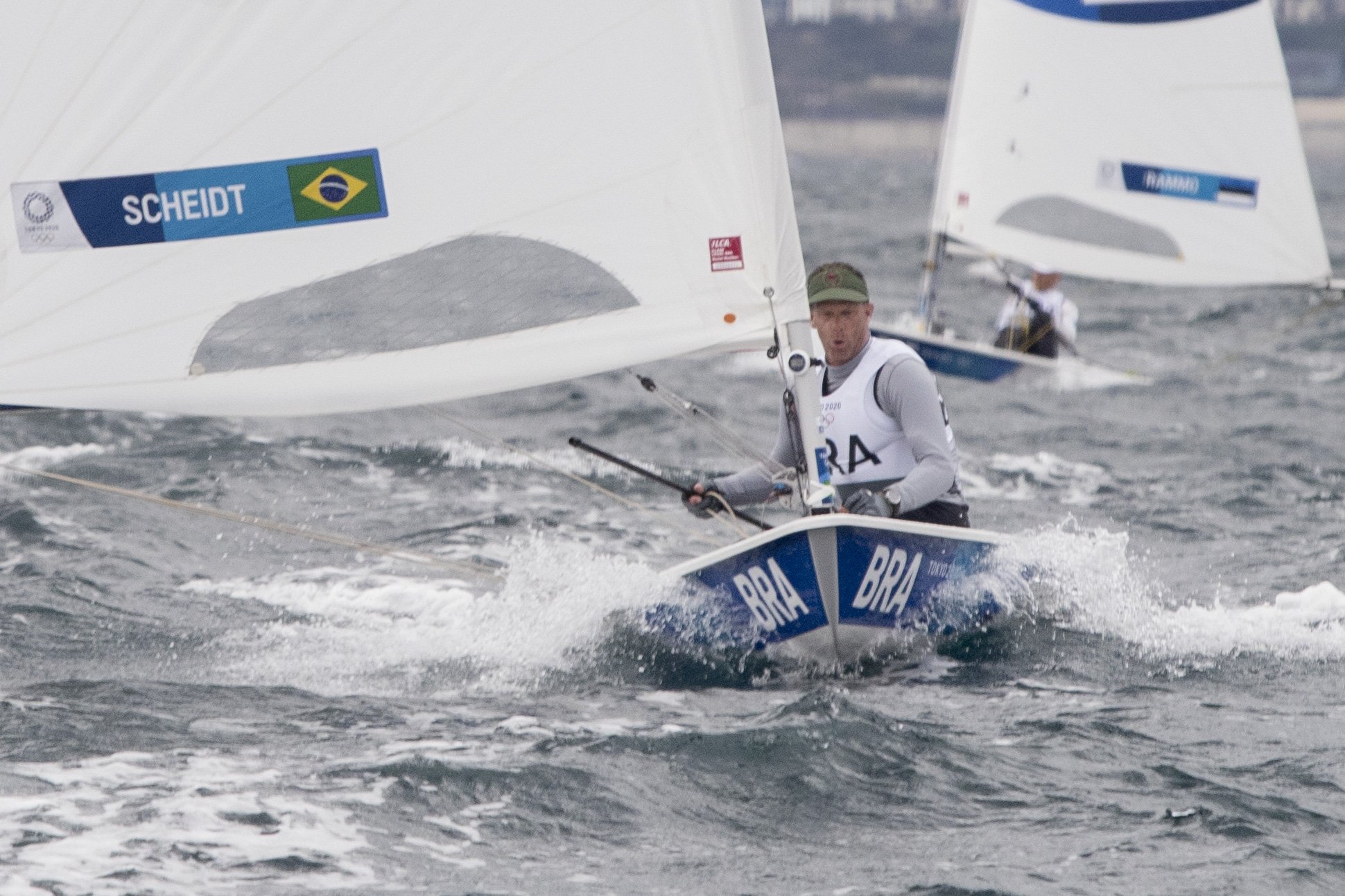 Velejador Robert Scheidt fica fora pódio do classe Laser