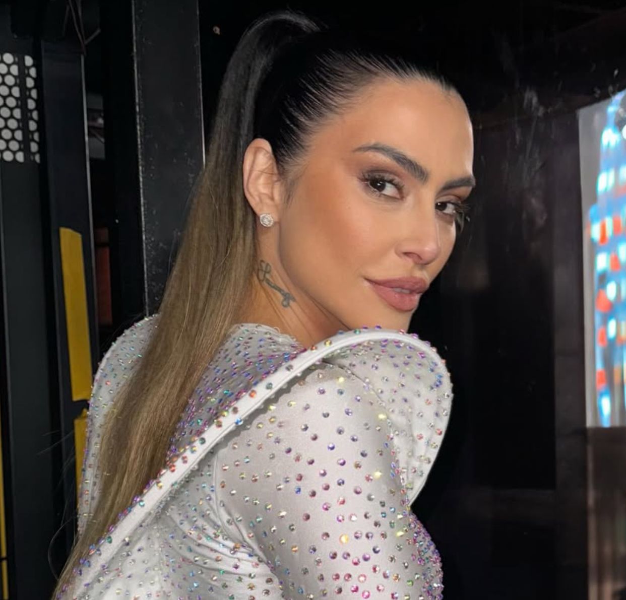 Cleo volta a usar sobrenome Pires após sonho com o avô